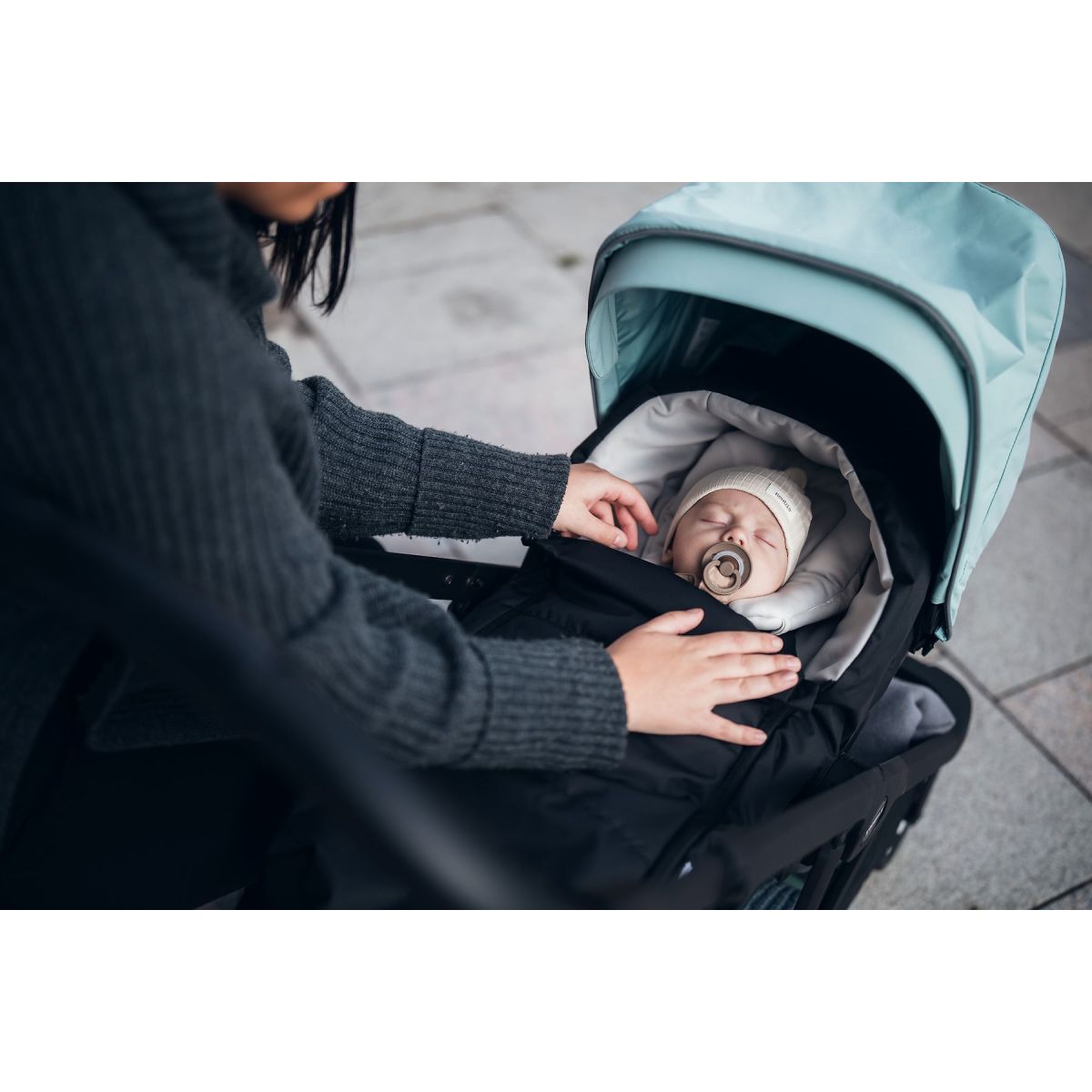 Thule Newborn Nest Black